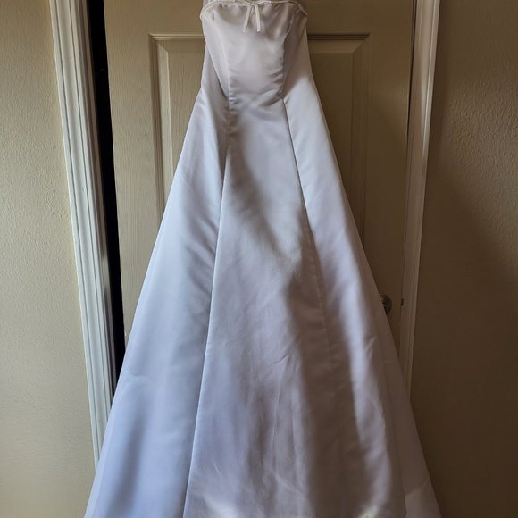 Michelangelo David's Bridal Wedding Dress - Picture 8 of 12